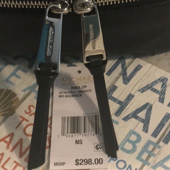 NWT ‼️RESERVED ‼️Michael Kors - Picture 6 of 6